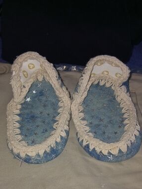 Mou Blue Star Slip-On Footies with Cream Braided Trim